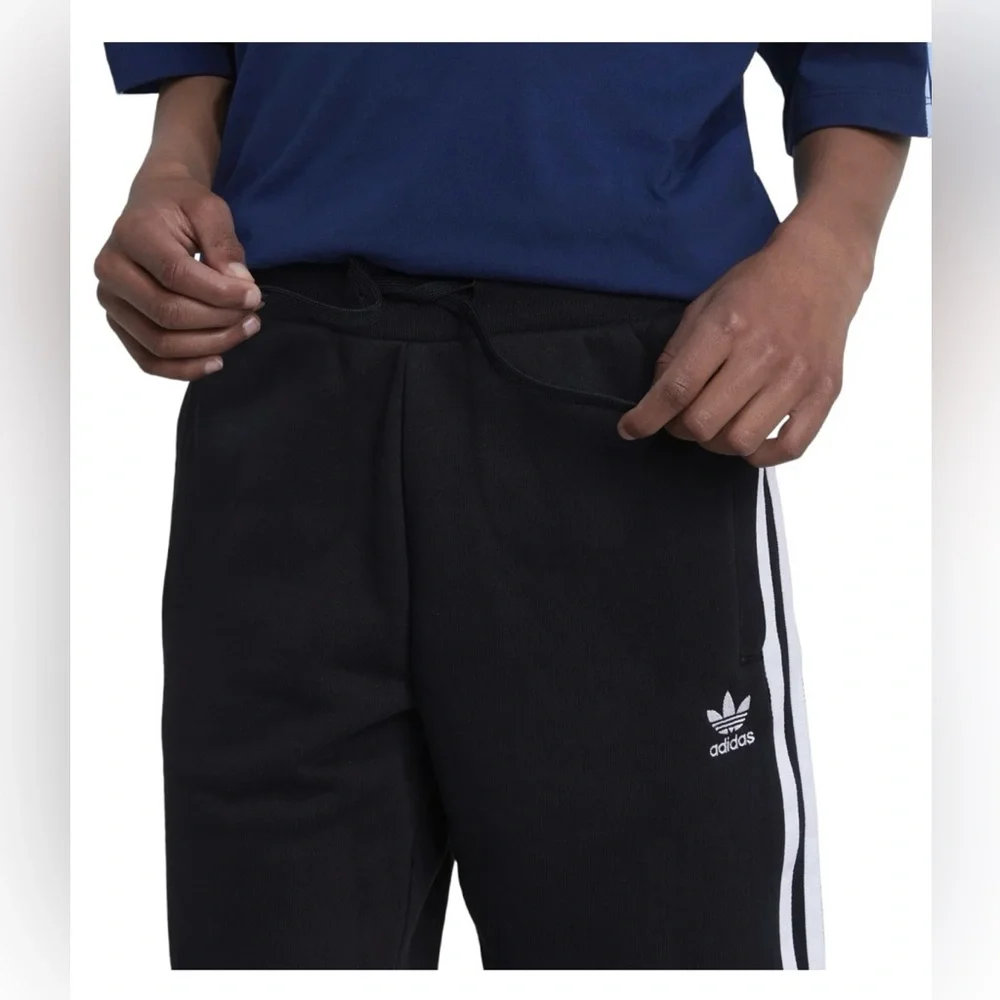 Adidas kids Adicolor Fleece 3 Stripe Shorts - Picture 2 of 7